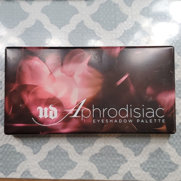 Urban Decay Other - Urban Decay Aphrodisiac Eyeshadow Palette